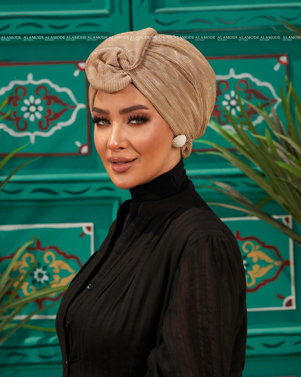 Gold Round Wing Turban
