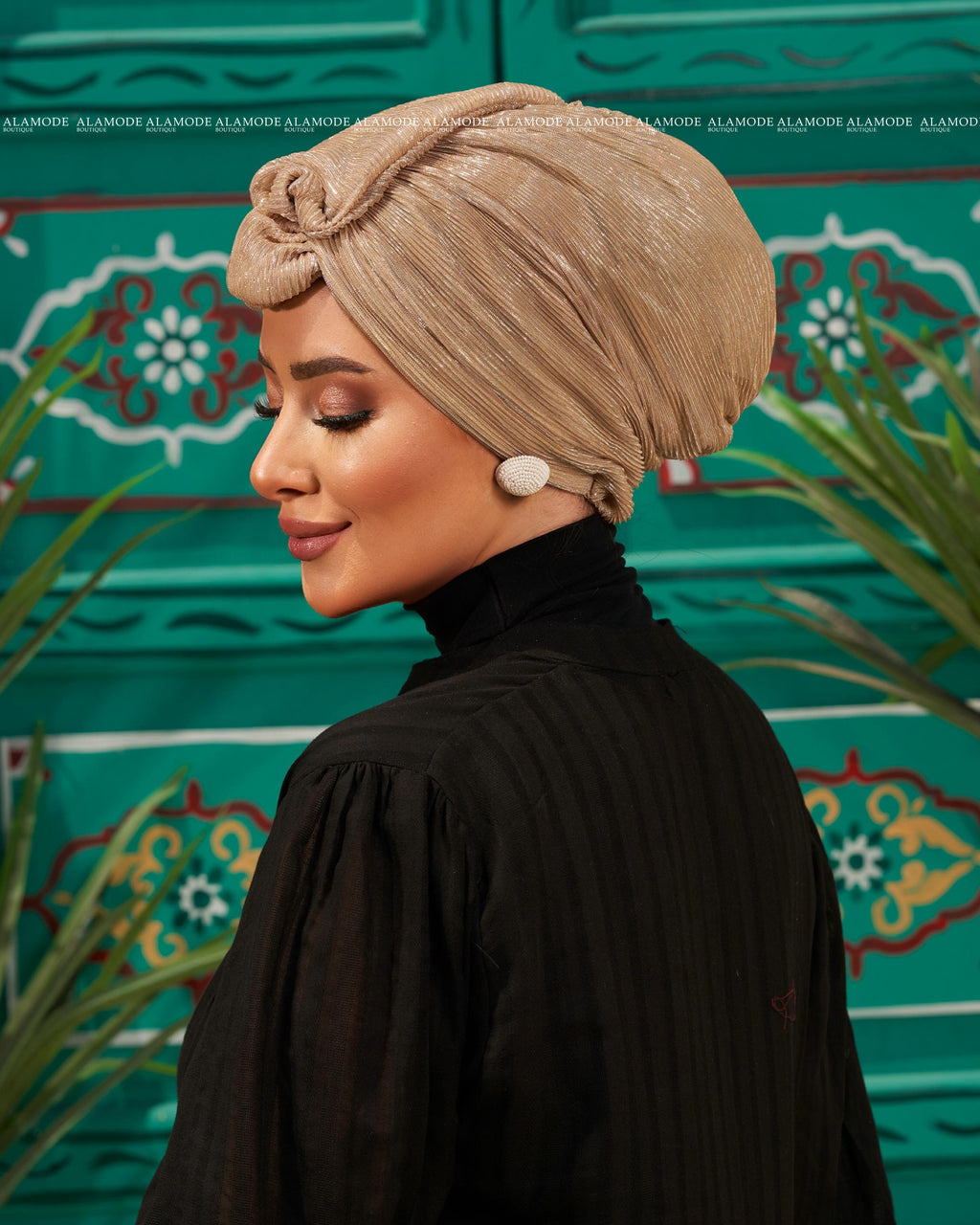 Gold Round Wing Turban